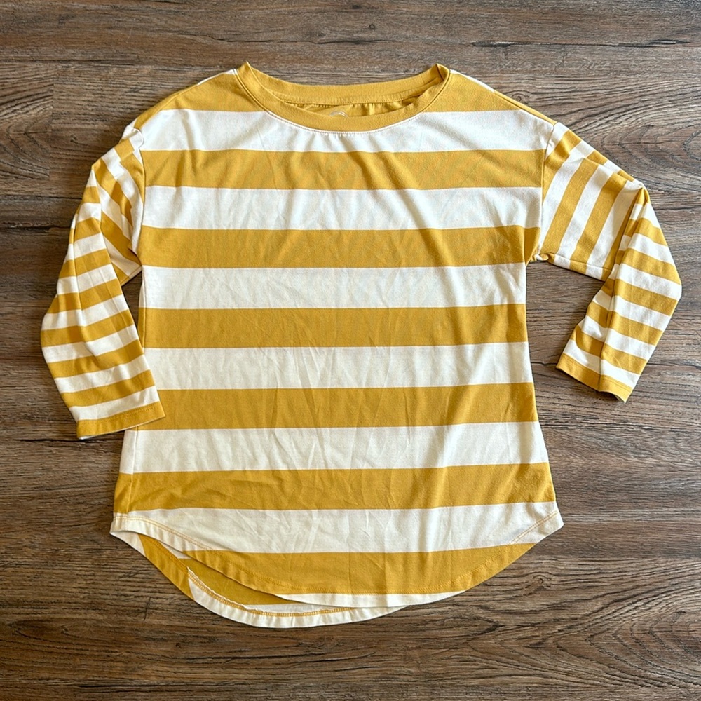 Maurices women’s 3/4 sleeve striped shirt. Size Medium